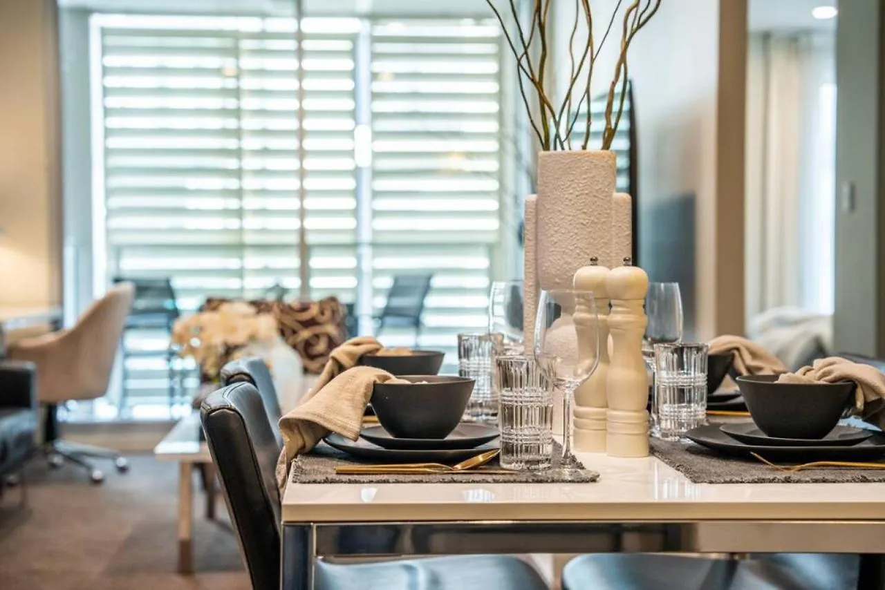 Illuminate North Terrace - Executive Cbd Apartment Adelaide