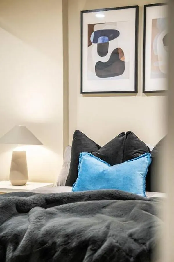Illuminate North Terrace - Executive Cbd Apartment Adelaide