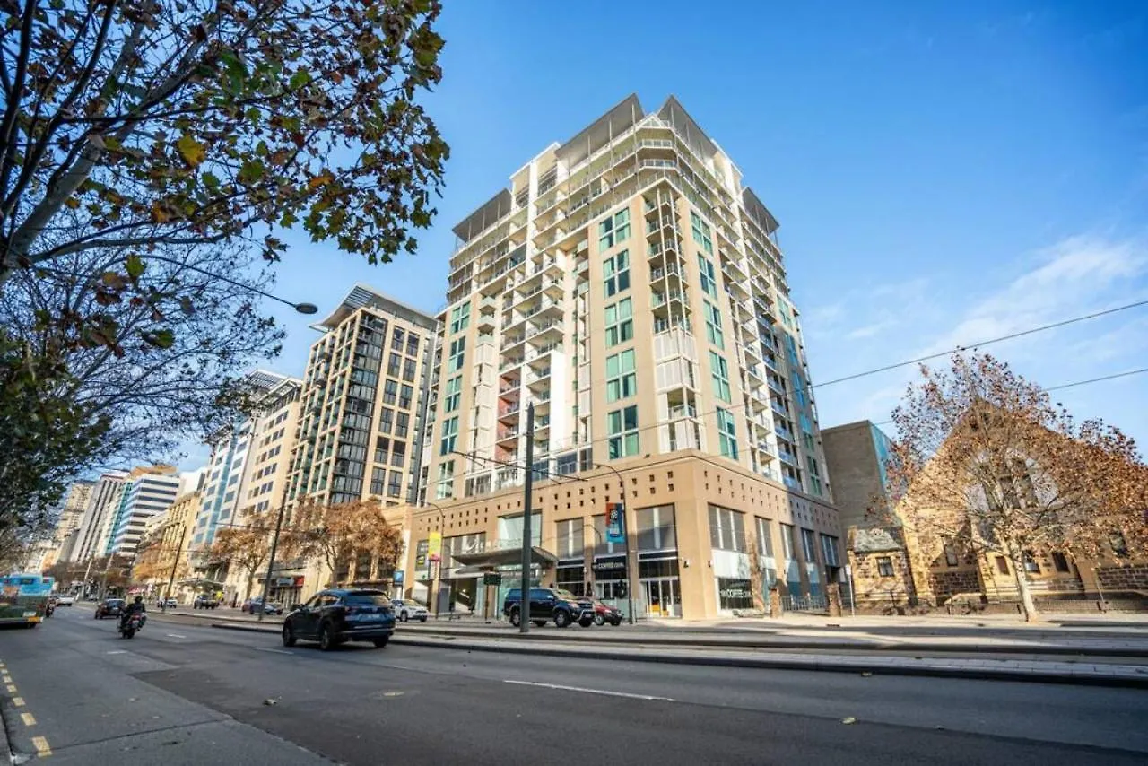 Illuminate North Terrace - Executive Cbd Apartment Adelaide 0*,